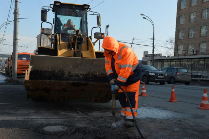 Ямочный ремонт дорог выполнили по трем адресам Мещанского района